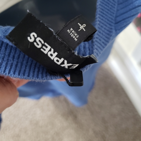 Express Blue Top - Picture 7 of 8